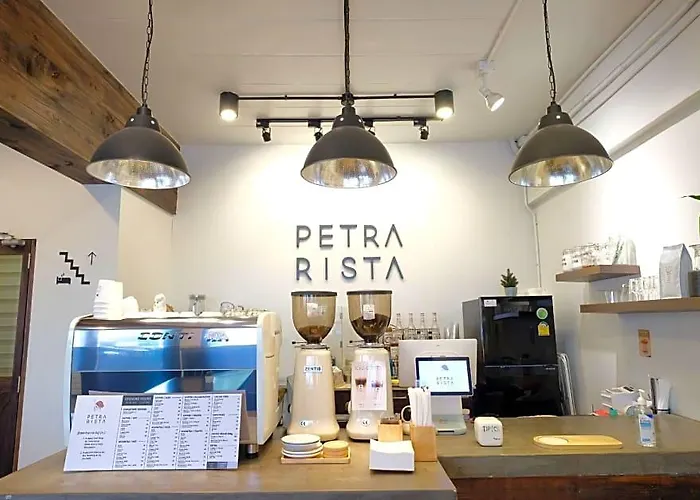 Petra Poshtel Donmuang Hostel *